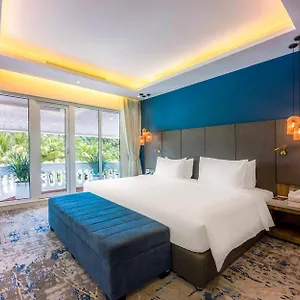 5* Hotel Queenco Hotel&casino